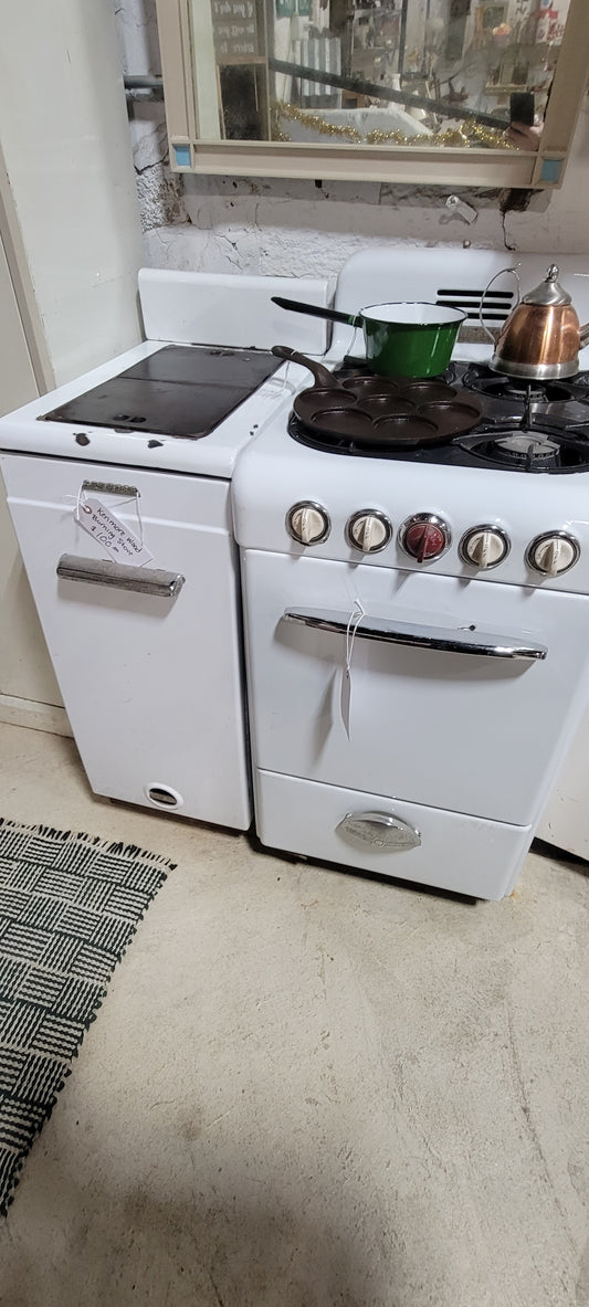 Kenmore Gas Stove – 1950s White Enamel Four-Burner Range with Chrome Accents