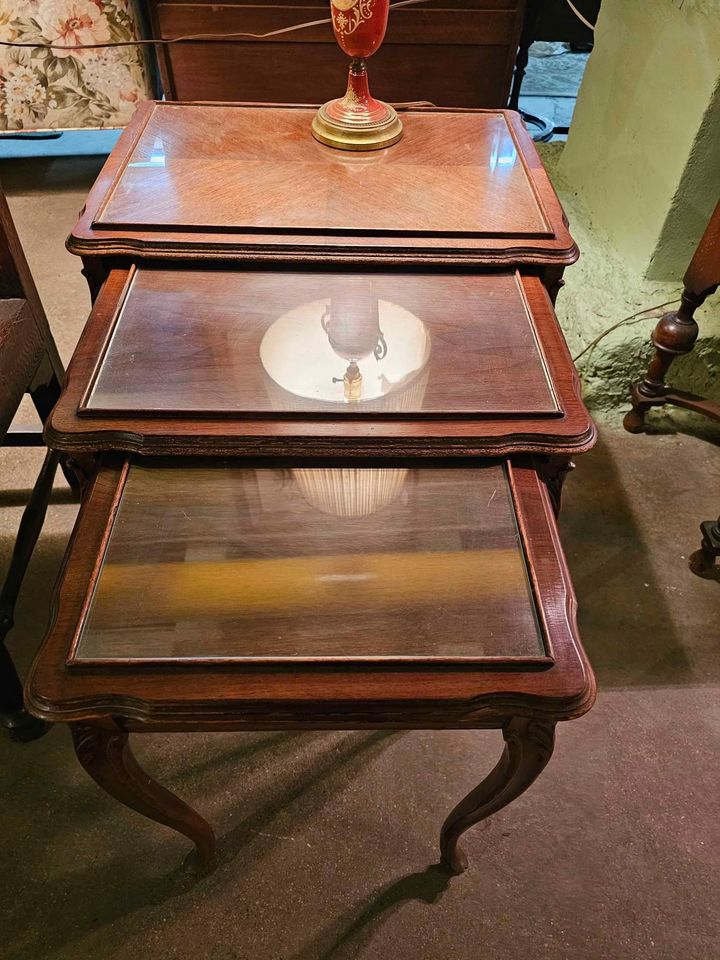 Three-piece Antique Nesting Tables Set
