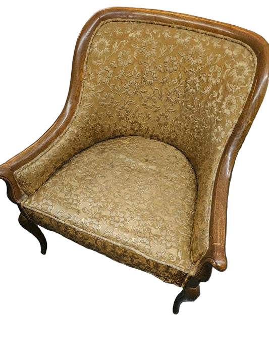 Hand-Carved Wooden Chair – 19th-Century Accent Chair with Ornate Detailing and Solid Wood Frame