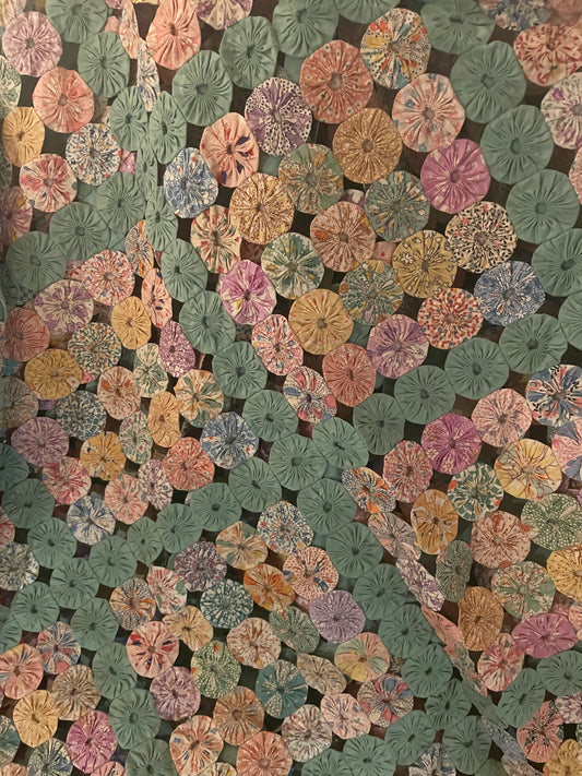 Handmade Yo-Yo Quilt – Vintage Patchwork Bedspread with Colorful Fabric Circles