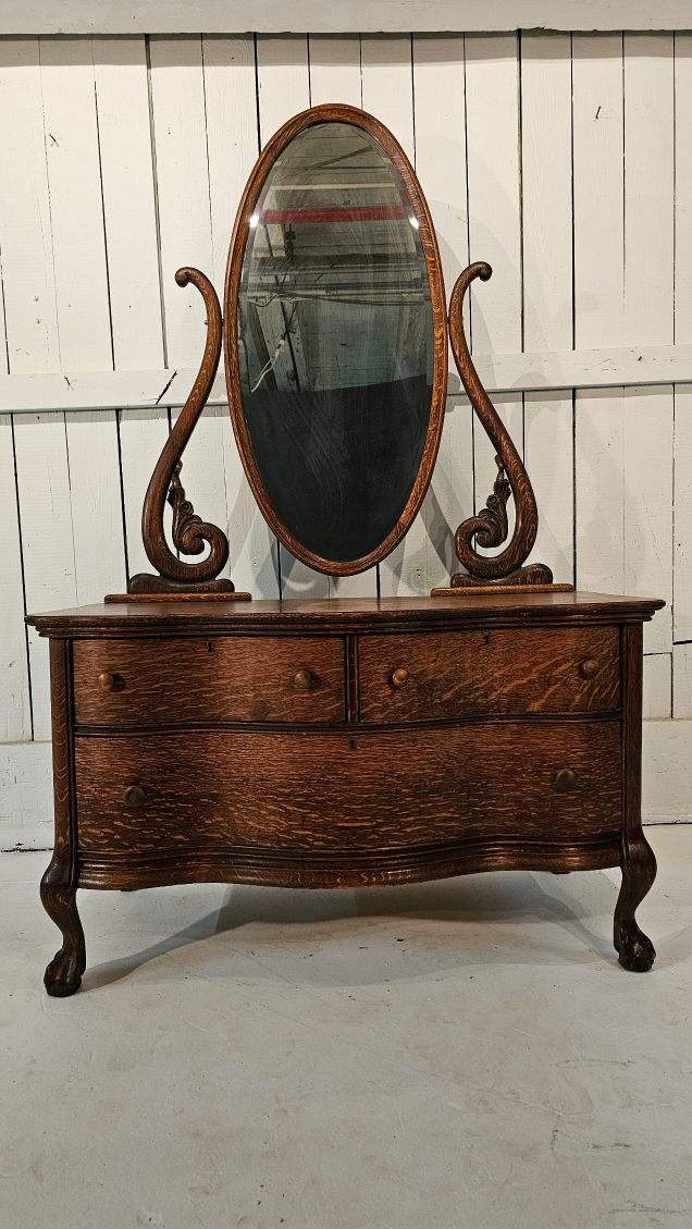 Exquisite Antique Quarter Sawn Oak Three Drawer Dresser