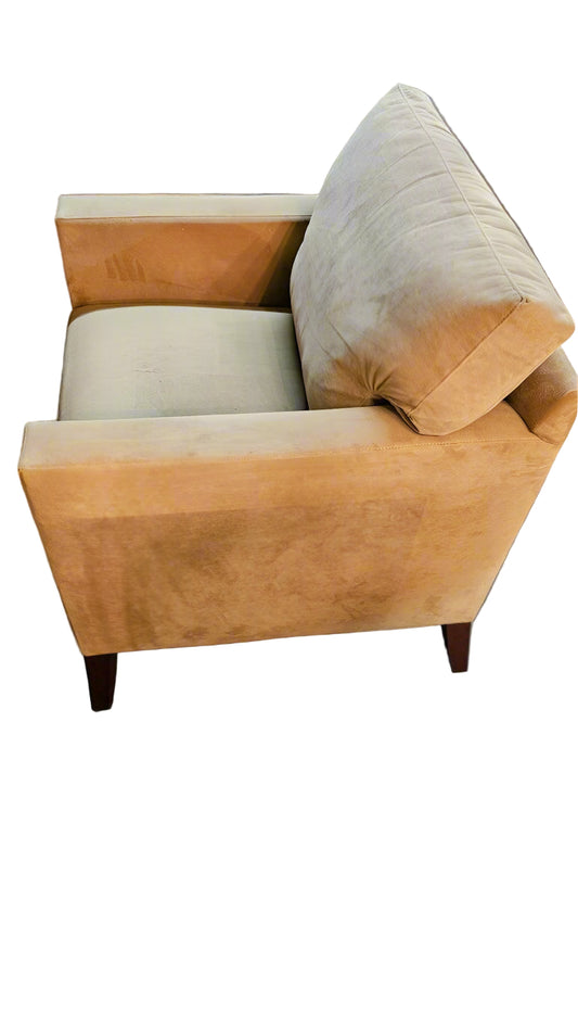 Lounge Chair – Comfortable Contemporary Accent Seating