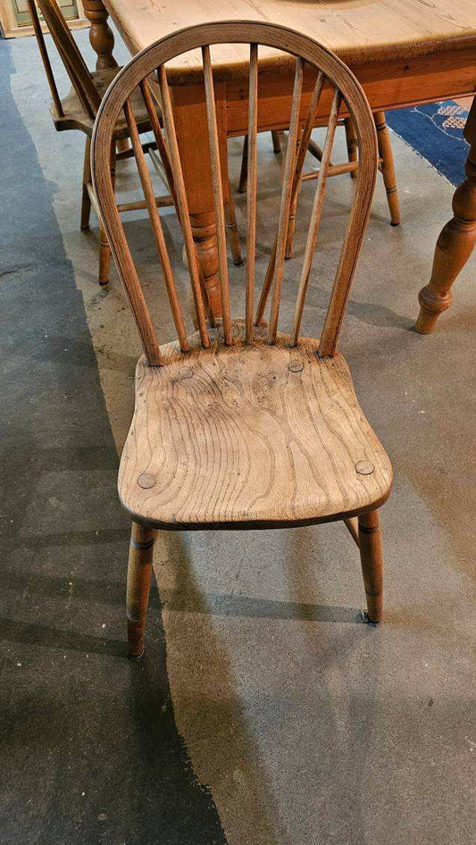 Dining Chairs – Set of 4 Vintage Amish Spindle Bow Back Solid Wood Farmhouse Seating