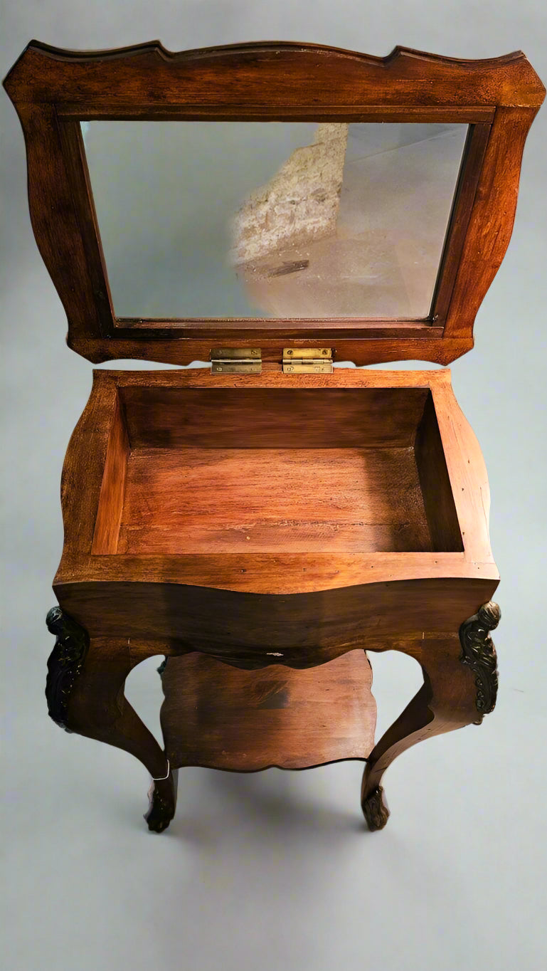 Walter E. Smith Display Case Side Table – Vintage Glass-Top Showcase Table