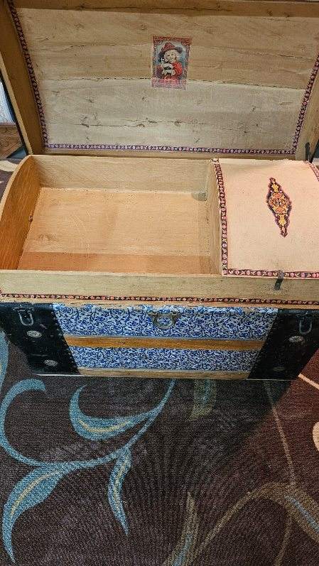 Victorian Steamer Humpback Storage Antique Trunk