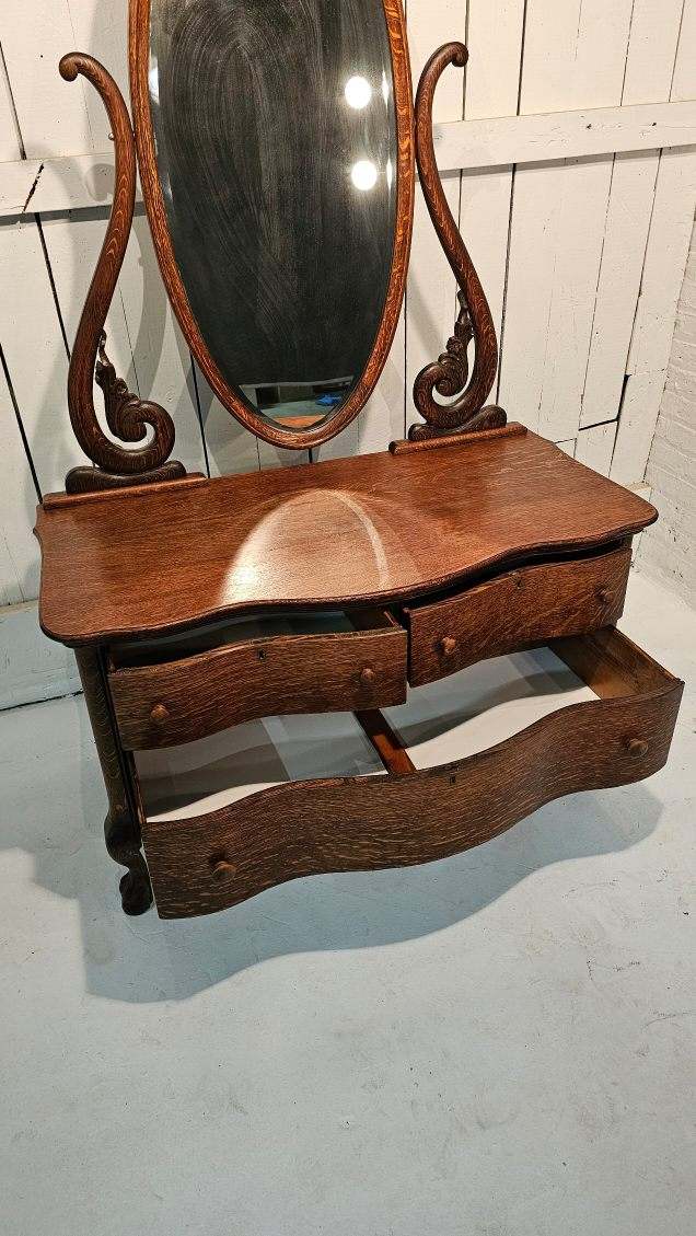 Exquisite Antique Quarter Sawn Oak Three Drawer Dresser