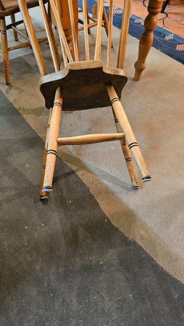 Amish Spindle Bow Back Chairs Set of Four
