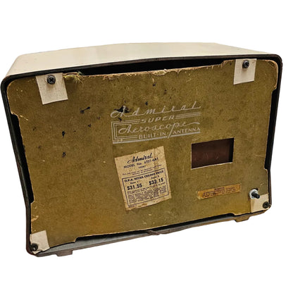 Admiral Ivory Bakelite Tabletop Tube Radio — Mid-Century AM Radio