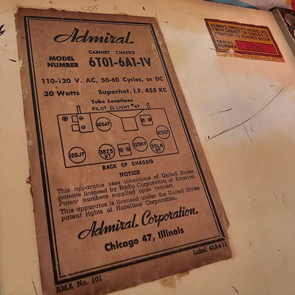 Admiral Ivory Bakelite Tabletop Tube Radio — Mid-Century AM Radio