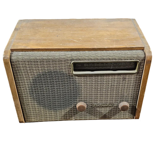 Detrola Wooden Tabletop Tube Radio