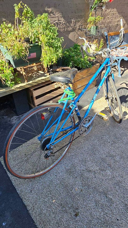 Bike Schwinn Blue LeTour lll 10 speed Vintage