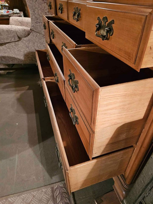 Taylor Jamestown 9 Drawer Dresser