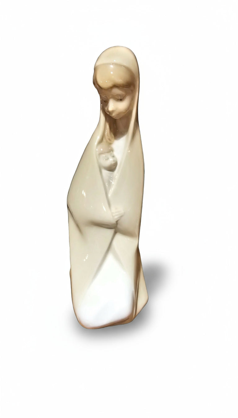 Lladro Porcelain Madonna and Child Figurine