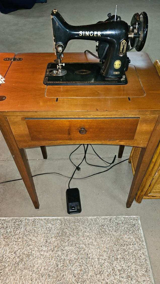 Singer 1929 Sewing Machine with Storage Table – Vintage Antique Sewing Cabinet