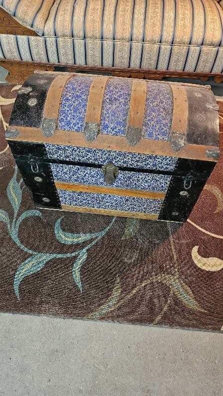 Victorian Steamer Humpback Storage Antique Trunk