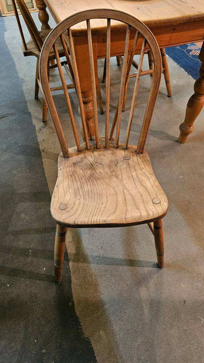 Amish Spindle Bow Back Chairs Set of Four