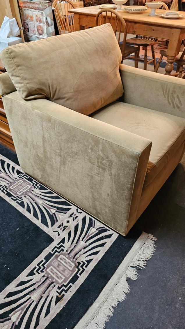Contemporary, Comfortable Lounge Chair