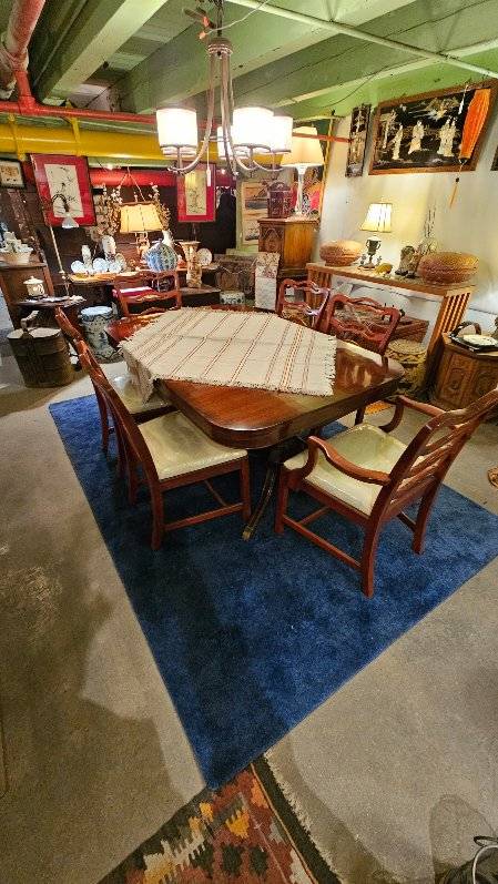 Dining Table Set with Six Chairs and Three Leaves by Duncan Phyfe