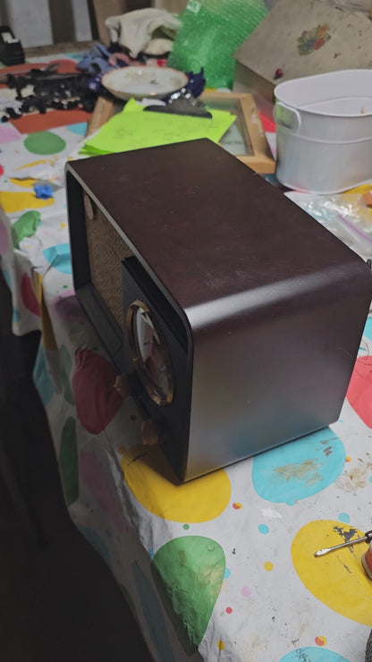 General Electric Tabletop Radio with Round Dial | Mid-Century Tube Radio | Black Bakelite AM Radio